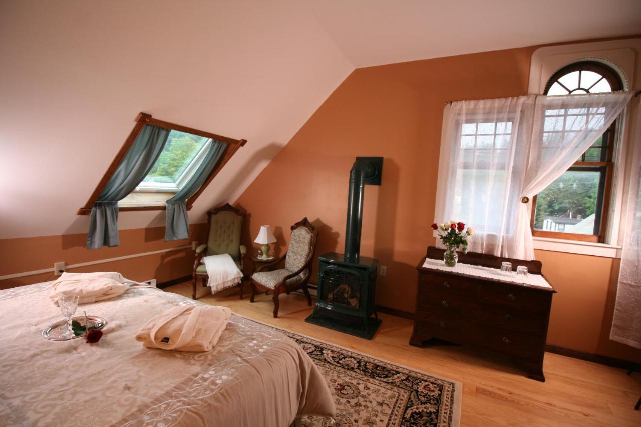 The Governor'S Inn Ludlow Room photo